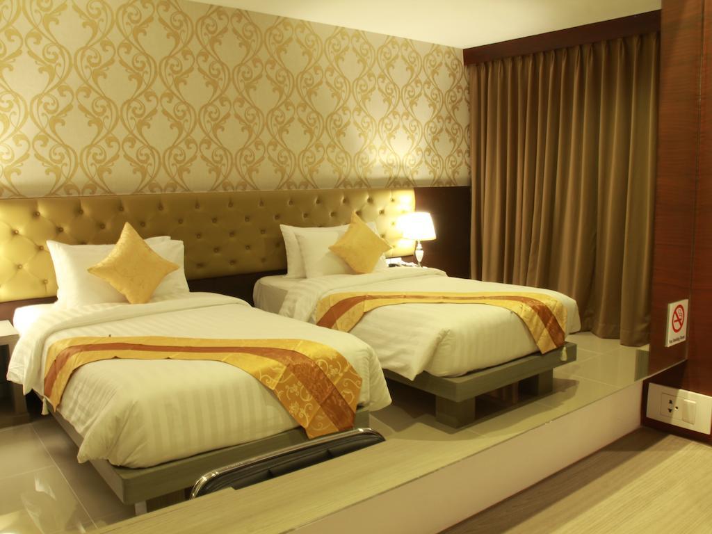 Hemingways Silk Hotel Patong Ngoại thất bức ảnh