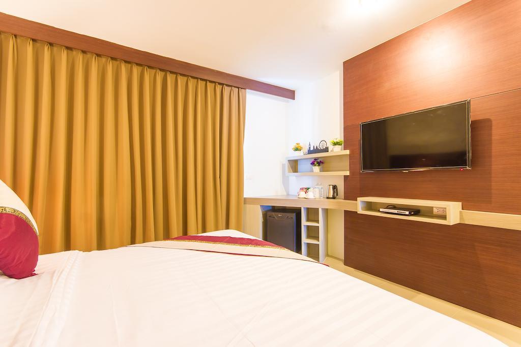 Hemingways Silk Hotel Patong Phòng bức ảnh