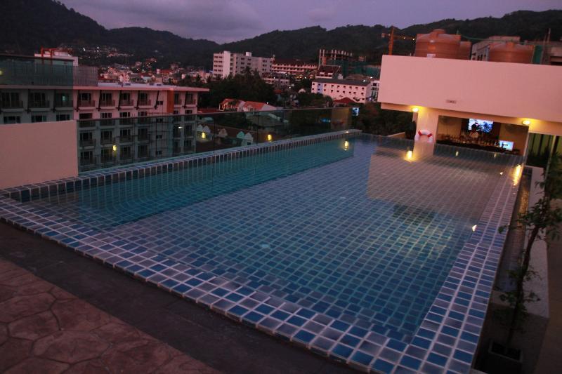 Hemingways Silk Hotel Patong Ngoại thất bức ảnh